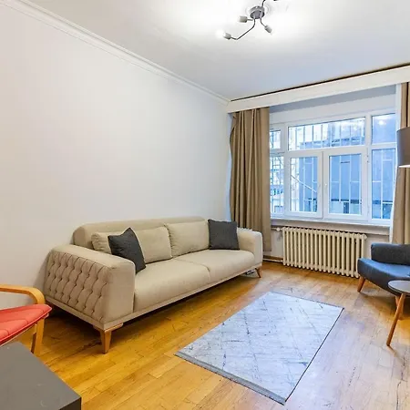 Comfortable Apartment Near Vibrant Attractions Of The City In Sisli Apartamento Istambul